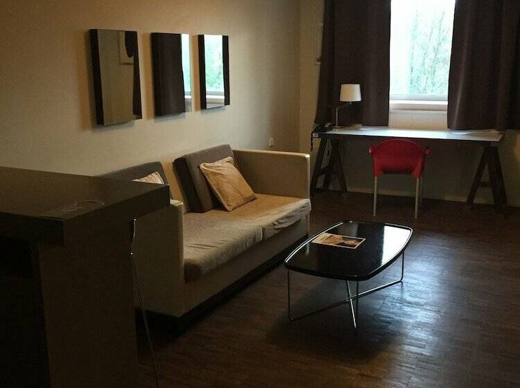 سوییت جونیور, Standing Hotel Suites By Actisource