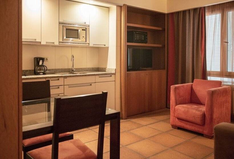 استودیوی سوپریور, Apartamentos Turisticos Atlantida