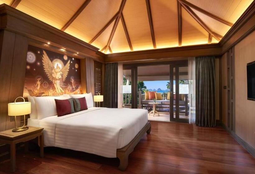 Deluxe Room King Size Bed, Amari Vogue Krabi