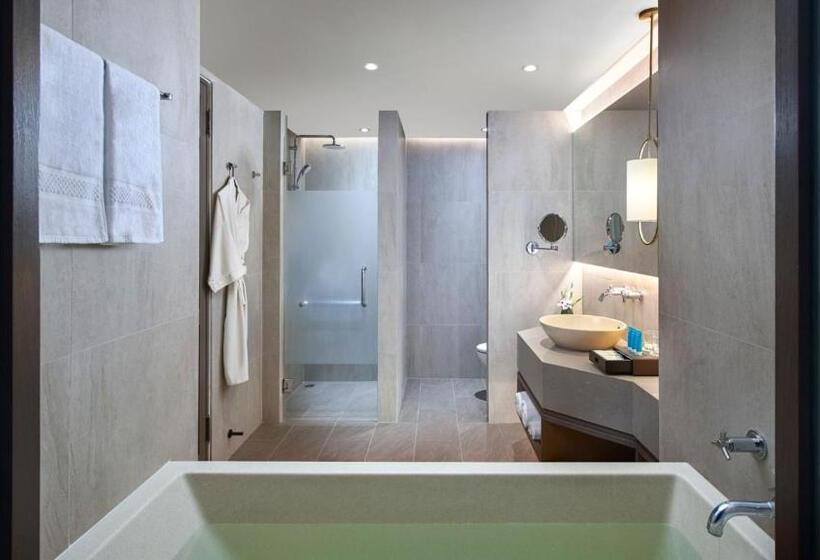 اتاق لوکس, Amari Vogue Krabi