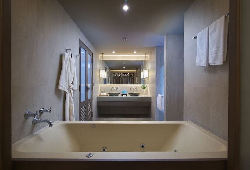 اتاق لوکس, Amari Vogue Krabi