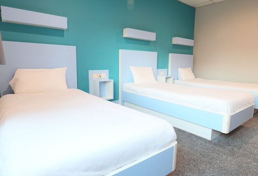 Standard Triple Room, Citrus  Cardiff By Compass Hospitality