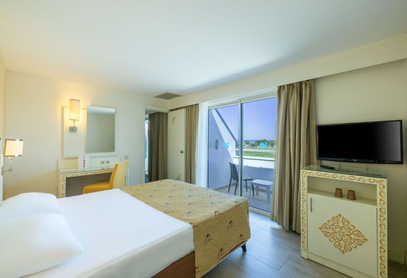 Family Room, Crystal Admiral Resort Suites & Spa  Ultimate All Inclusive