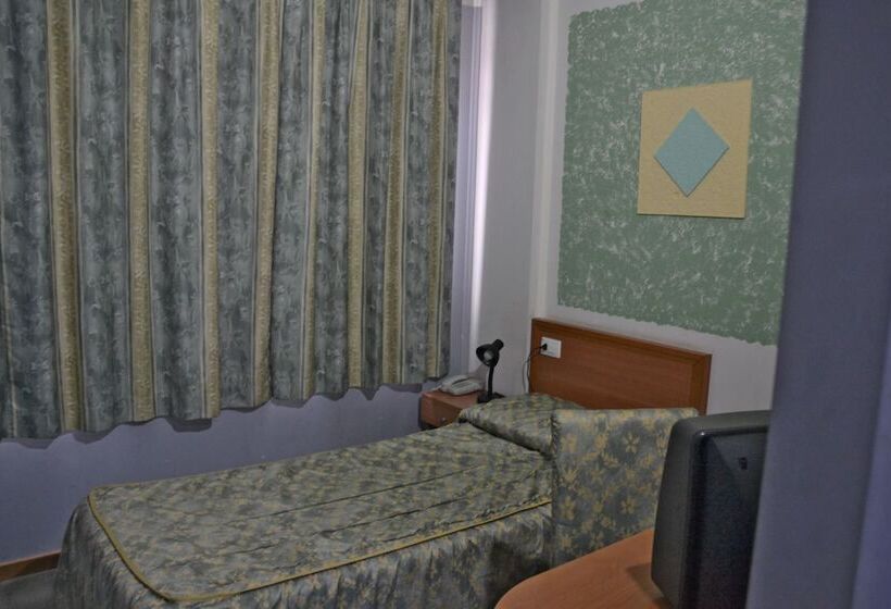 اتاق استاندارد یک نفره, Garda