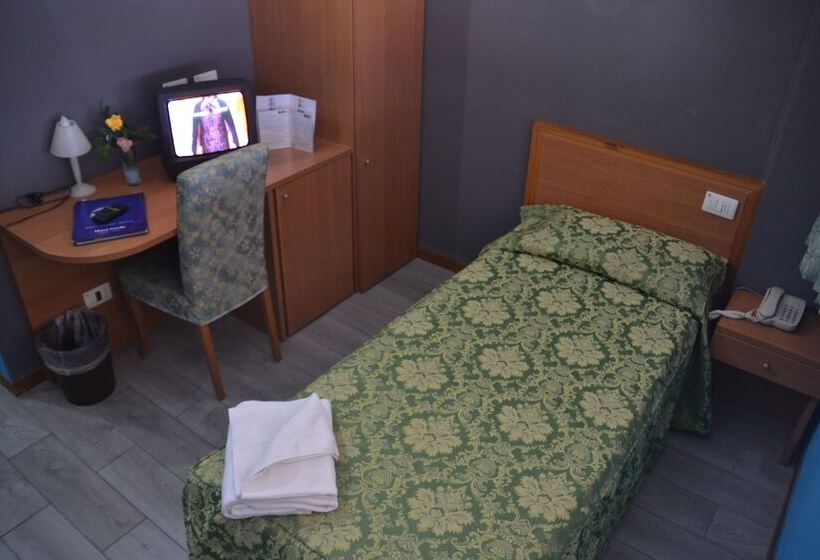 اتاق استاندارد یک نفره, Garda