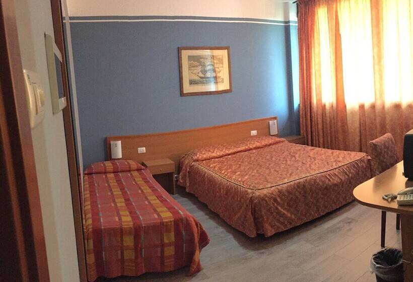 اتاق استاندارد سه نفره, Garda
