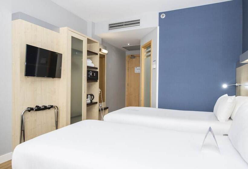 Standard Room, Holiday Inn Express Barcelona City 22@