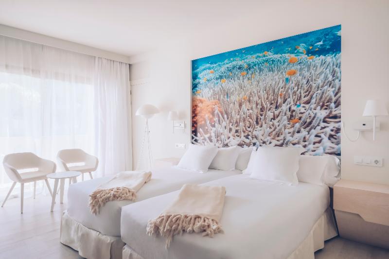 اتاق استاندارد سه نفره با چشم‌انداز کنار دریا, Iberostar Selection Fuerteventura Palace