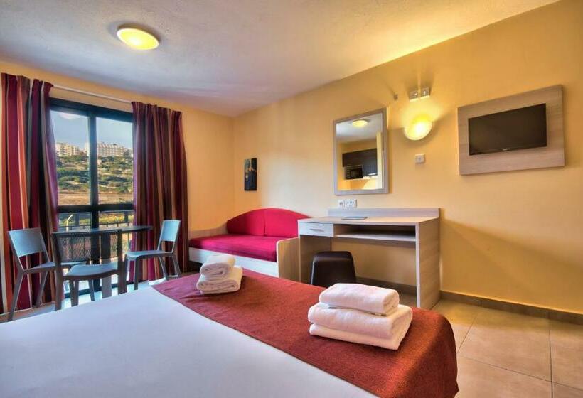 استودیوی استاندارد, Luna Holiday Complex