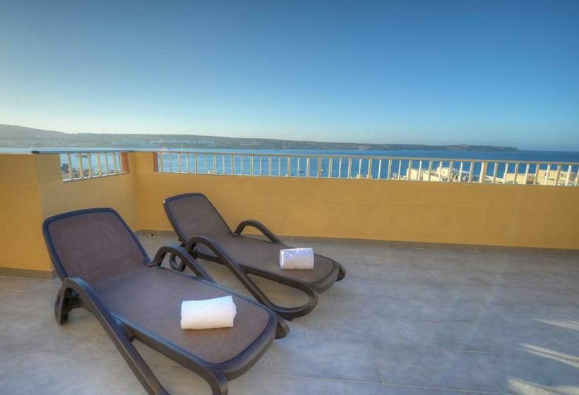 سوئیت پنت هاوس, Luna Holiday Complex