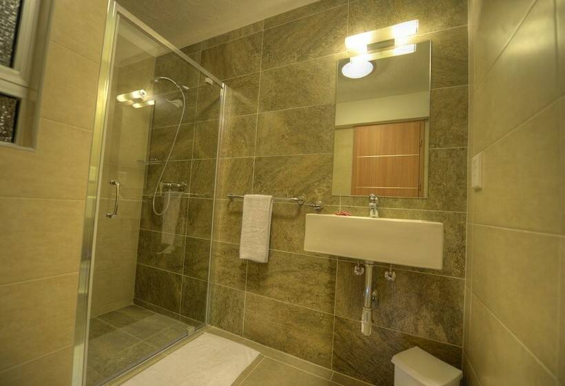 سوئیت پنت هاوس, Luna Holiday Complex