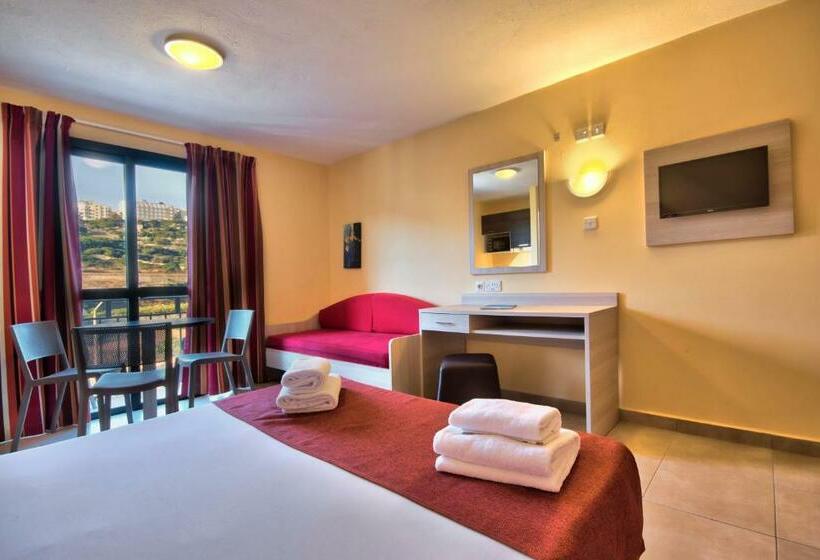 استودیوی استاندارد, Luna Holiday Complex