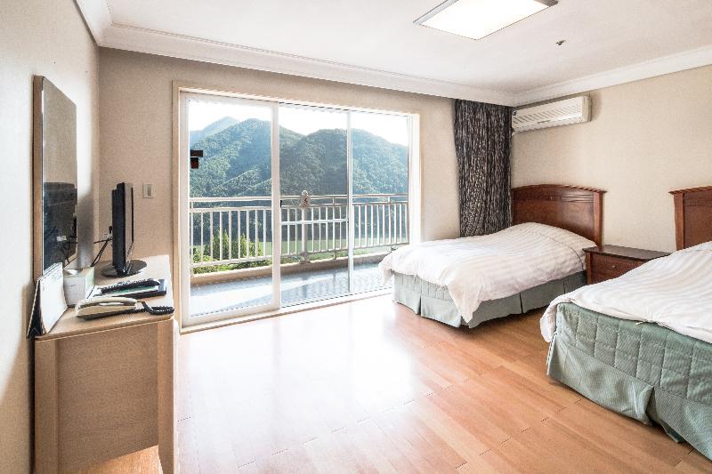 اتاق استاندارد, Room Mate Leo