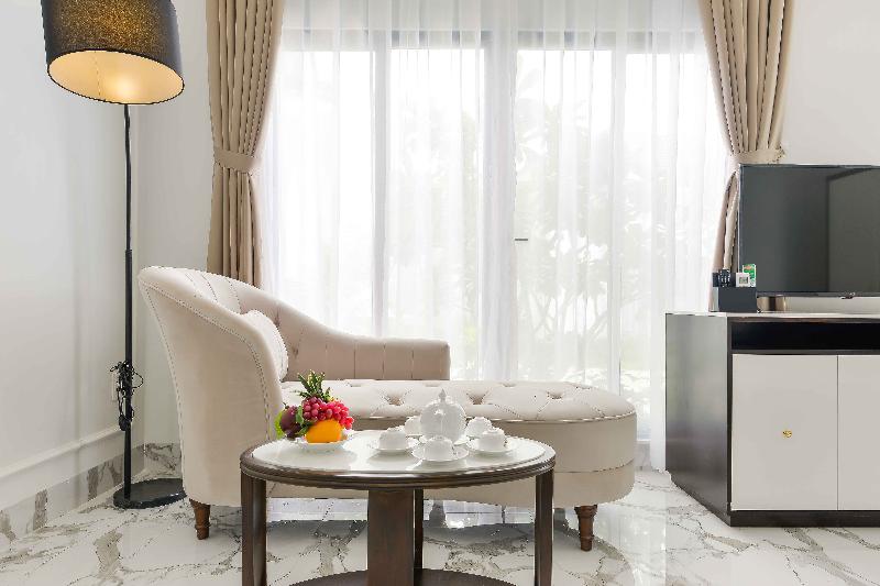 اتاق اجرایی, Room Mate Leo