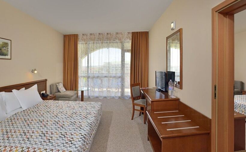 Номер Стандарт Вид на Парк, Sol Nessebar Bay All Inclusive