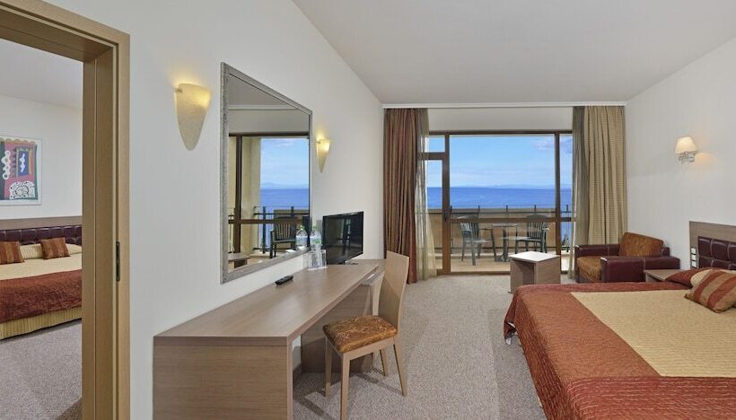 Family Room Sea View, Sol Nessebar Palace All Inclusive