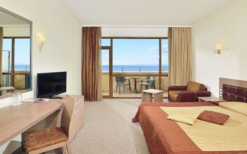 Family Room Sea View, Sol Nessebar Palace All Inclusive