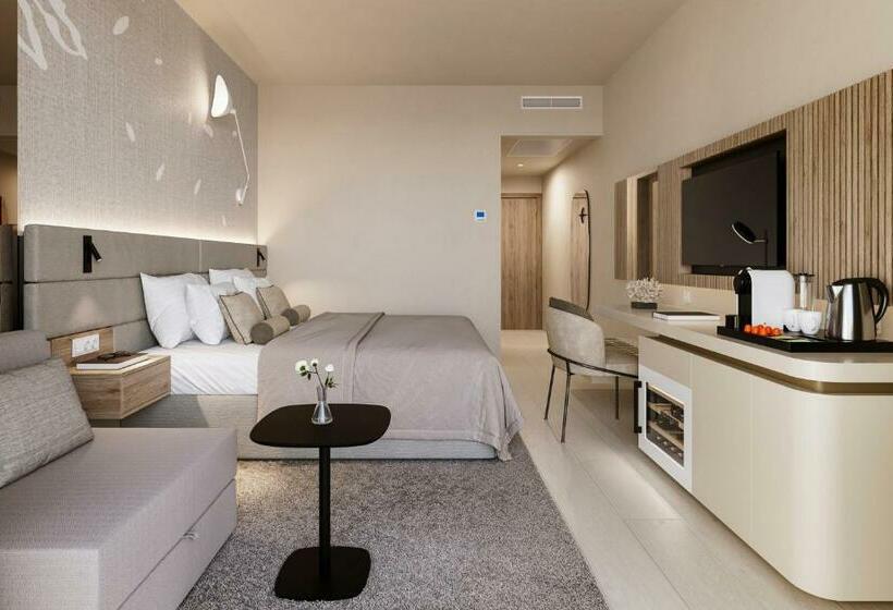 اتاق سوپریور با بالکن, Valamar Lacroma