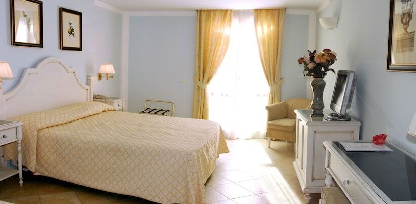 اتاق سوپریور سه تخته, Villa Daphne