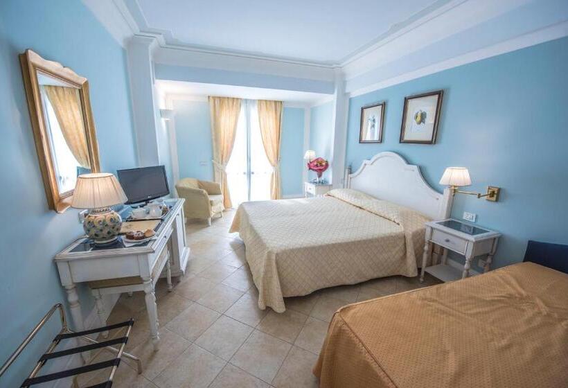 Superior Triple Room, Villa Daphne