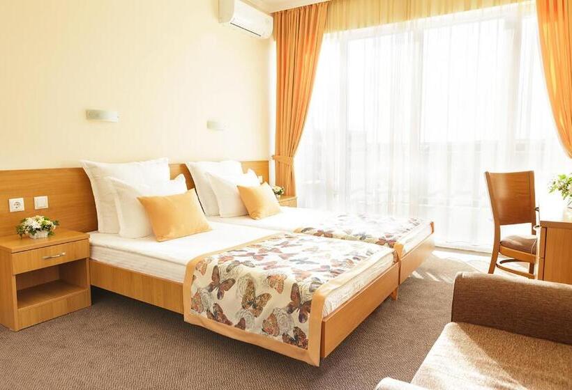 اتاق یک تخته با چشم‌انداز استخر, Wela   Premium All Inclusive