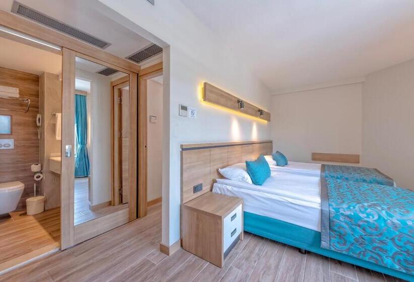 اتاق خانوادگی, Meryan Hotel   All Inclusive