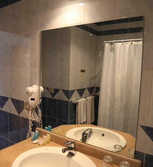 اتاق اساندارد با چشم‌انداز جانبی به دریا, Minamark Beach Resort For Families And Couples Only
