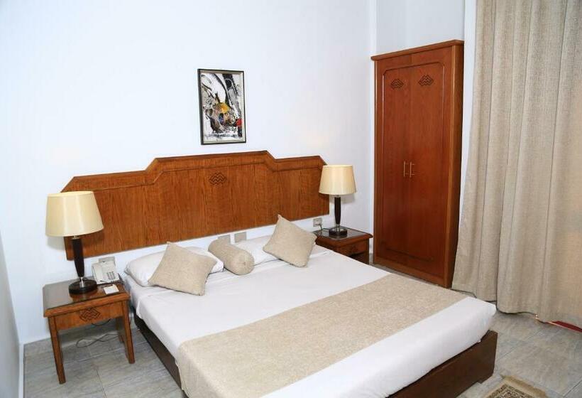 اتاق استاندارد سه نفره با چشم‌انداز کنار دریا, Minamark Beach Resort For Families And Couples Only