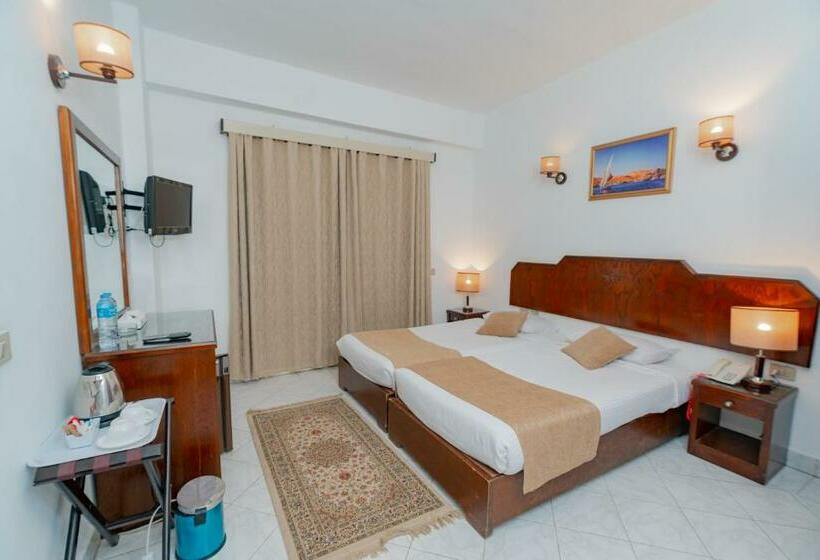 Family Room, Minamark Beach Resort & Spa For Families & Couples Only