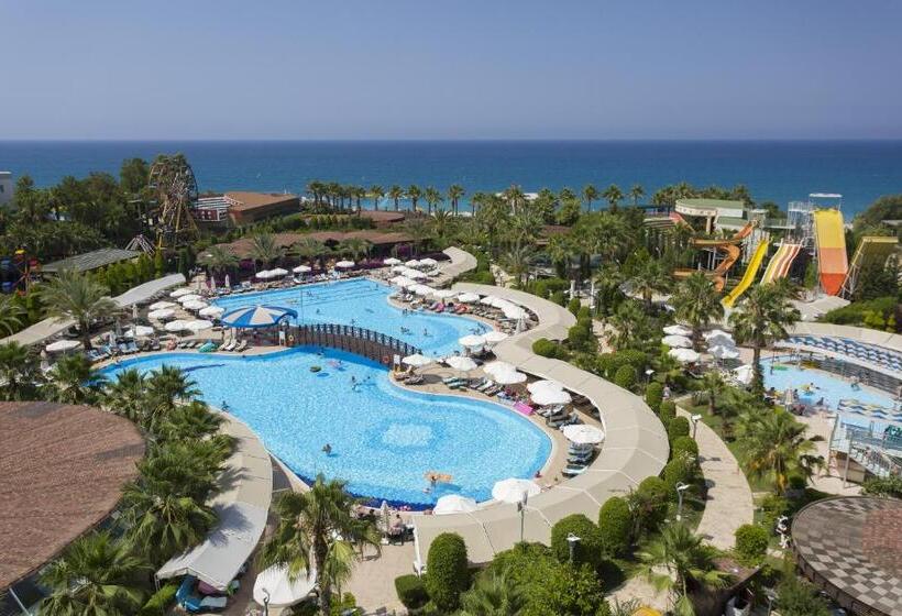 اتاق خانوادگی با چشم‌انداز دریا, Mukarnas Spa & Resort