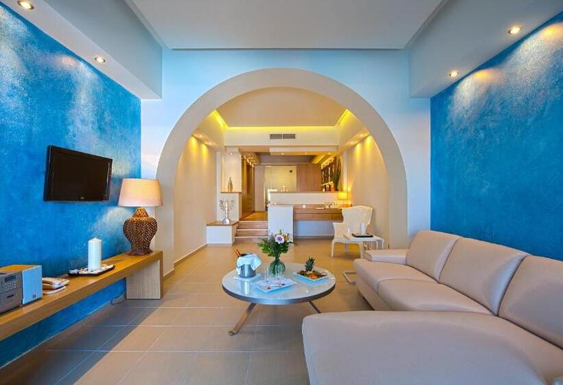 سوئیت اجرایی با چشم‌انداز دریا, Oceanis Beach & Spa Resort