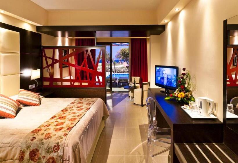 سوییت جونیور با چشم‌انداز دریا, Oceanis Beach & Spa Resort