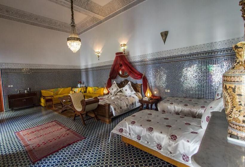 سوییت سوپریور, Riad Damia