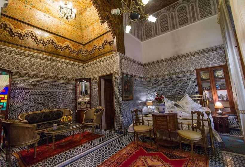 سوییت سوپریور, Riad Damia