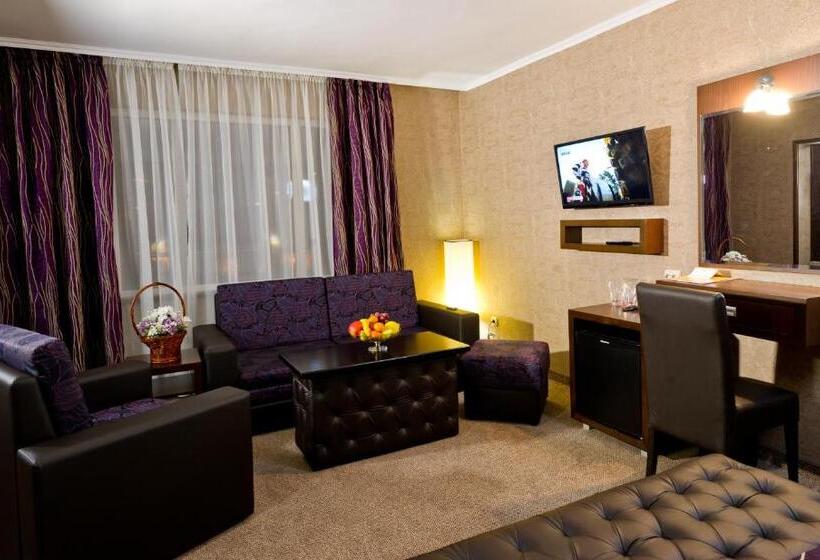 سوییت جونیور با بالکن, Spa Hotel Spartak