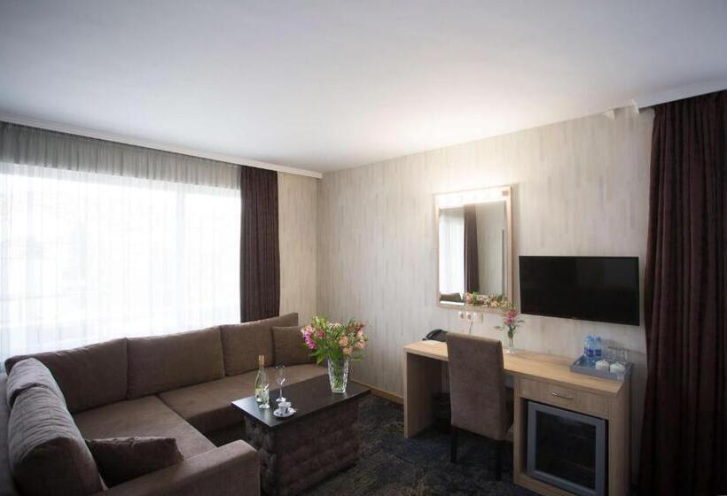 سوییت جونیور لوکس, Spa Hotel Spartak