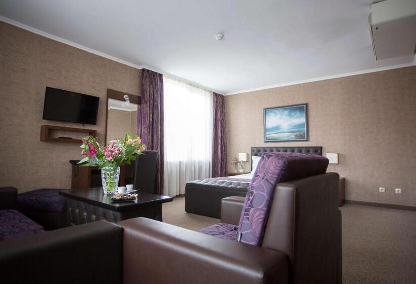 سوییت جونیور لوکس, Spa Hotel Spartak