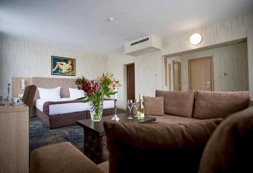 سوییت جونیور لوکس, Spa Hotel Spartak