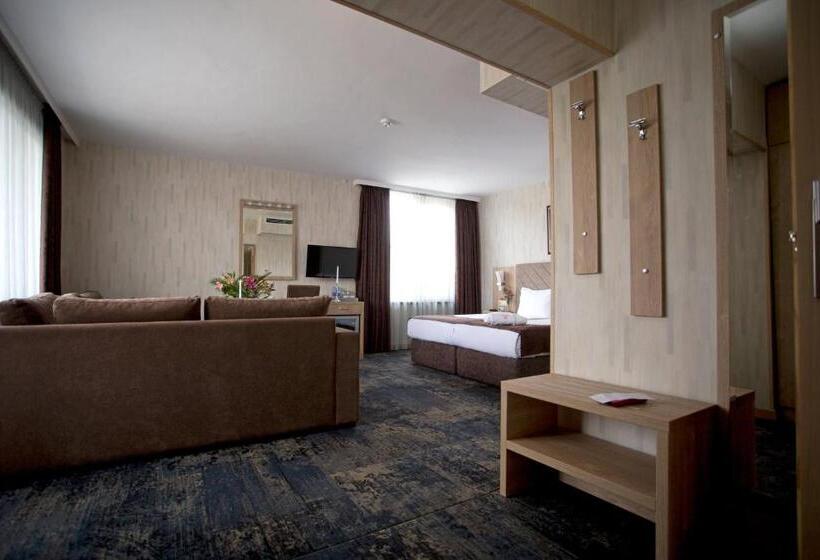 سوییت جونیور لوکس, Spa Hotel Spartak