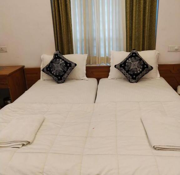 اتاق لوکس, Sapphire Inn