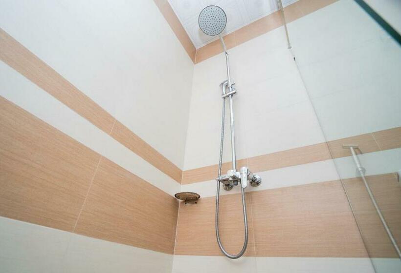 اتاق استاندارد با تخت بزرگ, Khách Sạn Hoàng Yến