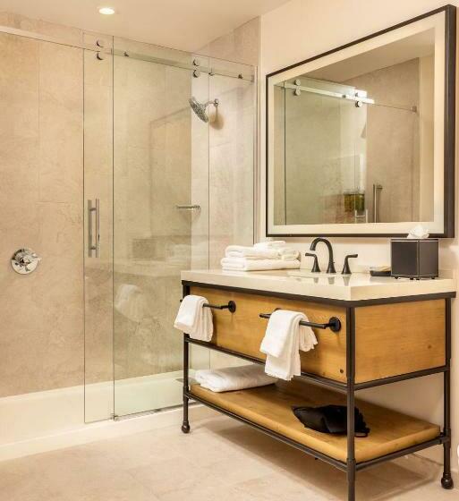 اتاق استاندارد با تخت بزرگ برای معلولان, Melby Downtown Melbourne Tapestry Collection By Hilton