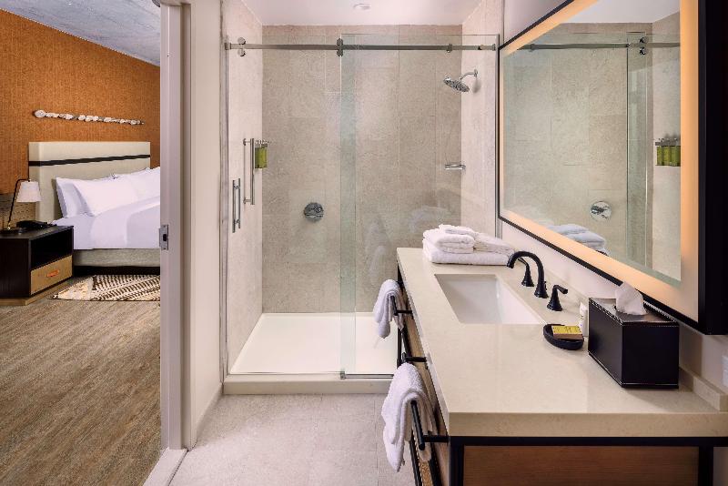 اتاق استاندارد با تخت بزرگ, Melby Downtown Melbourne Tapestry Collection By Hilton