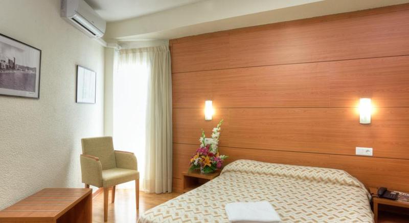 اتاق استاندارد با تخت بزرگ برای معلولان, Melby Downtown Melbourne Tapestry Collection By Hilton