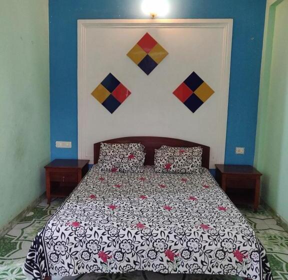 اتاق اکونومی, Lucy Dores Guest House