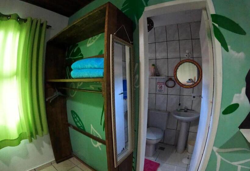 سوییت با چشم‌انداز کوه, Hostel Blue Lagoon