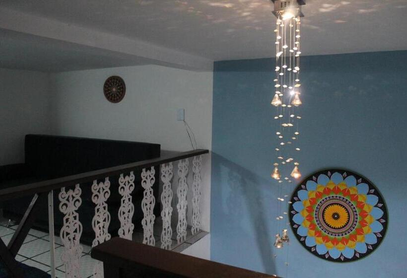 سوییت خانوادگی, Hostel Blue Lagoon
