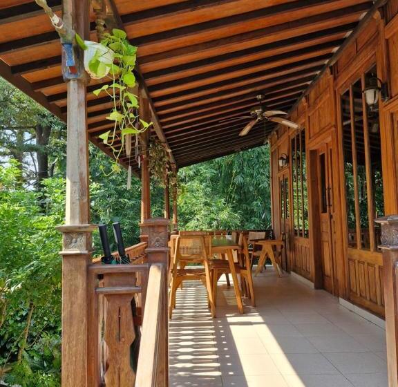 اتاق استاندارد با چشم‌انداز پارک, Jepara Garden Resort