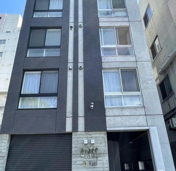 اتاق استاندارد, Glass Shiseikan
