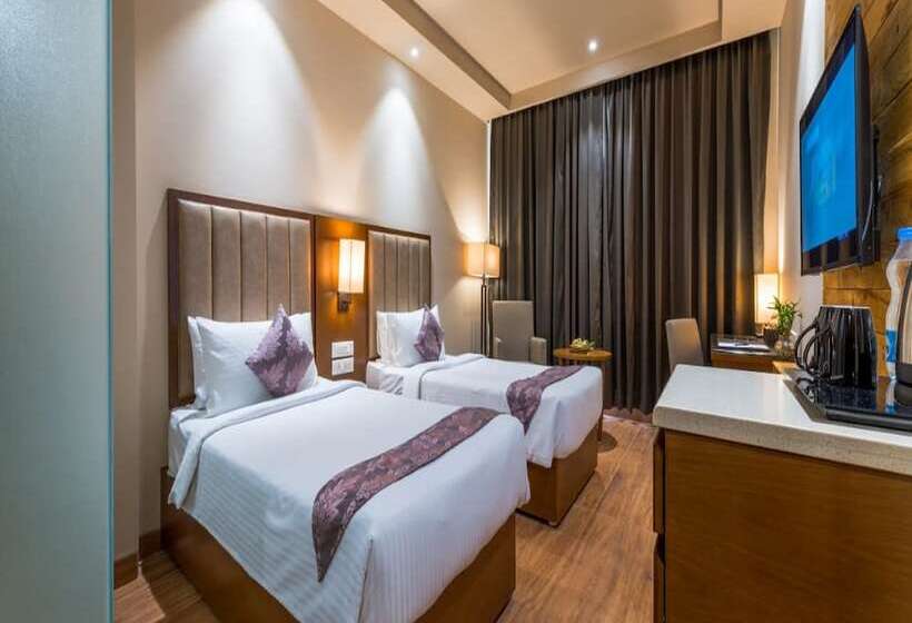 سوئیت کلاب, Cachar Club